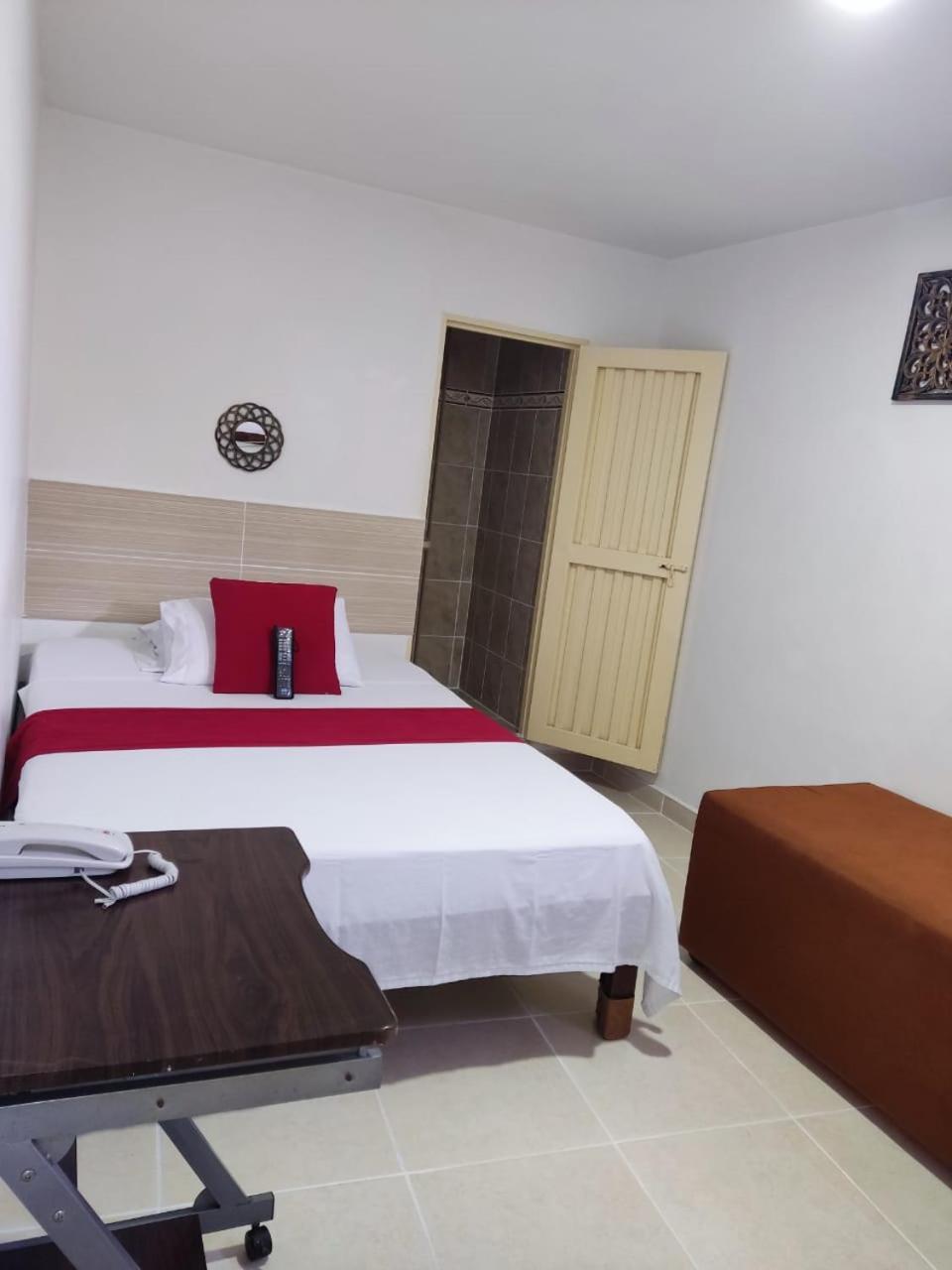 Hotel Mirador Plaza Pereira Esterno foto
