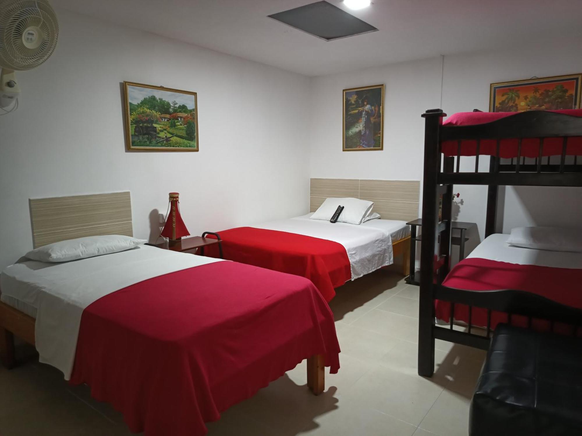 Hotel Mirador Plaza Pereira Esterno foto